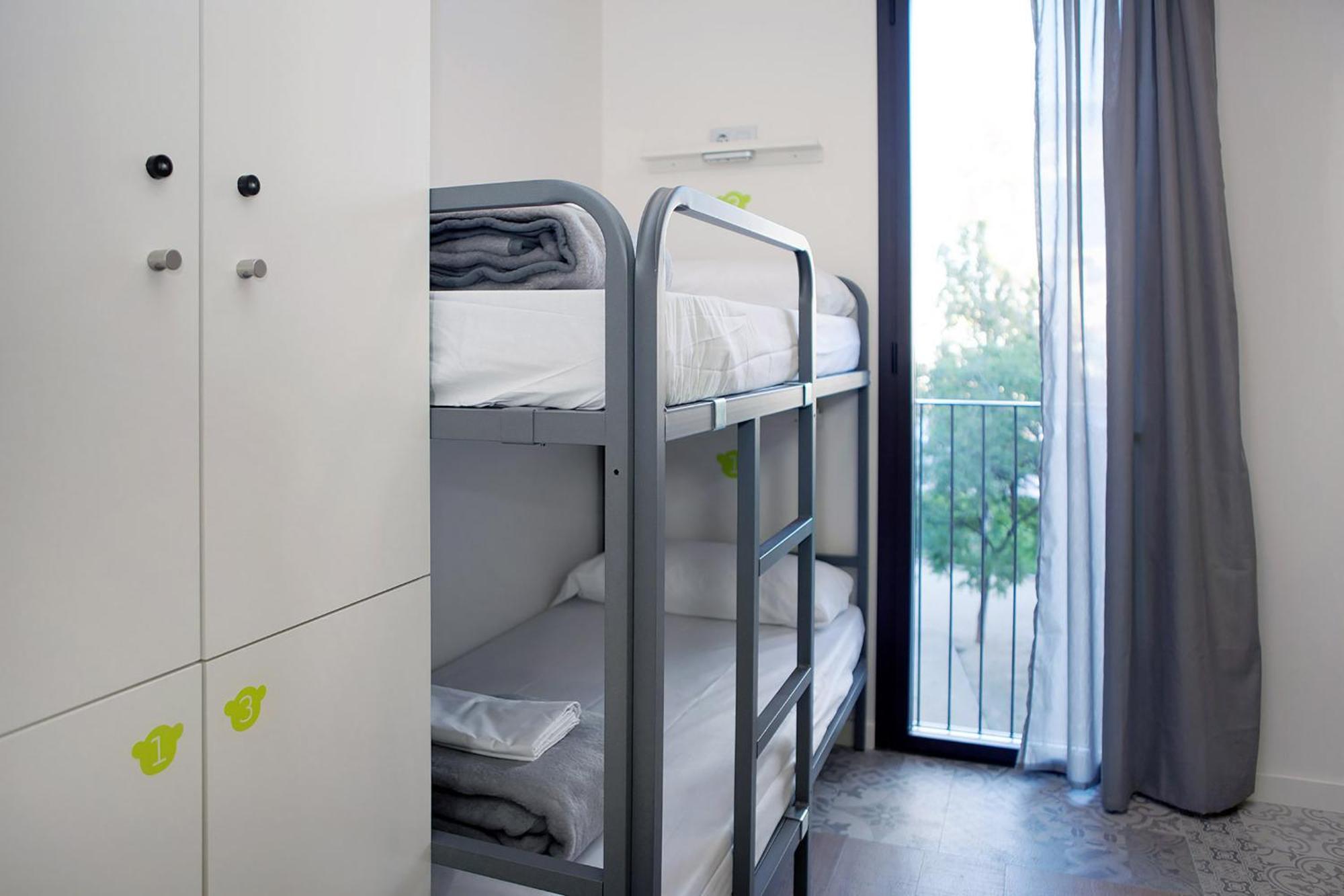 Bed in 4-Bed Female Dormitory Room with Private Bathroom,787418718:JPEG